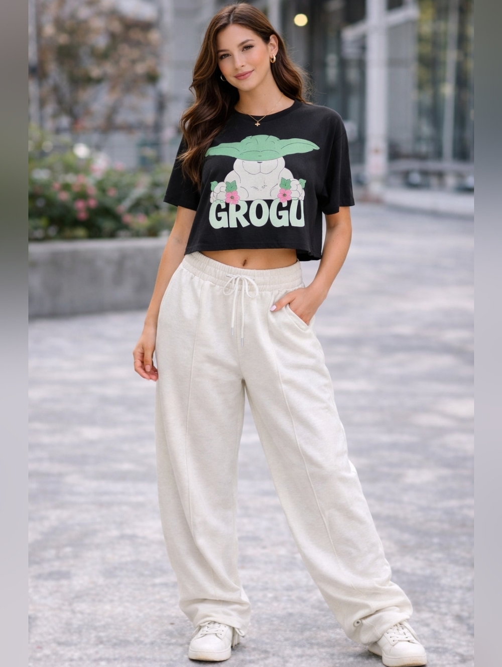 Star Wars Grogu Baby Yoda Women's Cropped T-Shirt Graphic Black Tee Size S NWOT